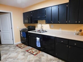 22580 Hoyle Cir in Maxton, NC - Building Photo - Building Photo