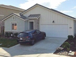2416 Raphael Wy in Lodi, CA - Building Photo - Building Photo