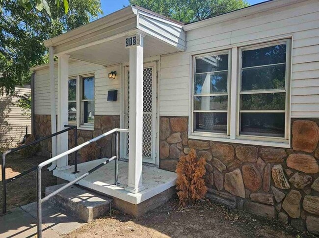 2120 NW Lake Ave in Lawton, OK - Building Photo - Building Photo