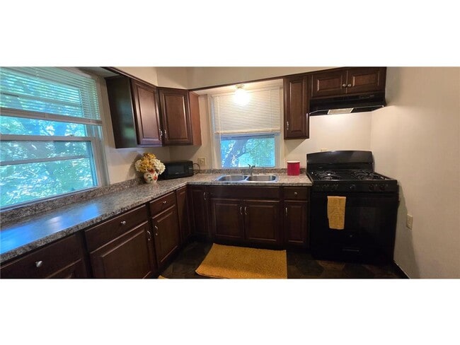property at 621 N Morgan Ave