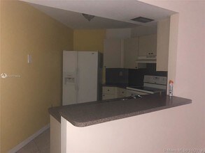9705 Fontainebleau Blvd-Unit -B203 in Miami, FL - Building Photo - Building Photo