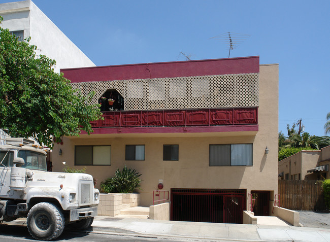 856 Westmount Dr in West Hollywood, CA - Building Photo - Building Photo