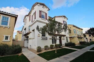 1319 S Sabino Dr in Gilbert, AZ - Building Photo