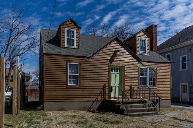 310 N 9th St in Columbia, MO - Foto de edificio - Building Photo