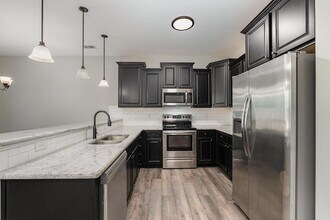 407 E 3rd St in Princeton, NC - Foto de edificio - Building Photo