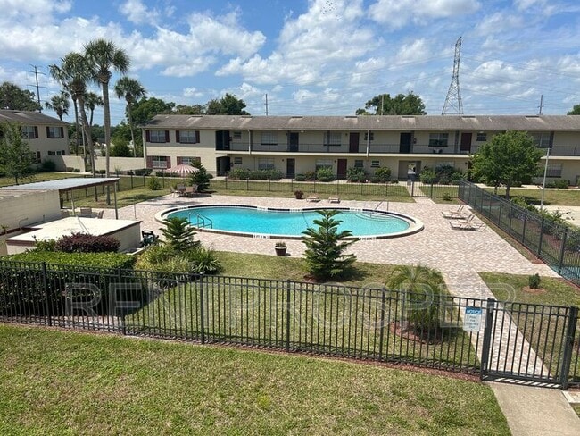property at 5505 Hernandes Dr