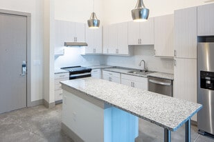 MAGNOLIA ON OAK STREET