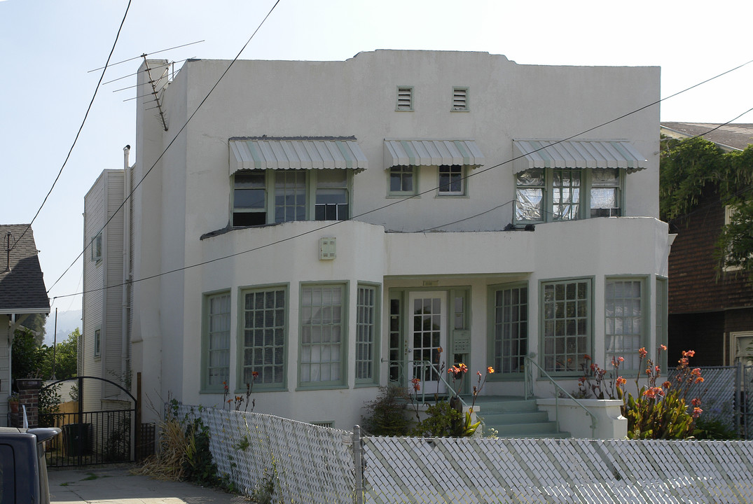 1128 Bella Vista Ave in Oakland, CA - Foto de edificio