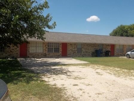 123 Wolf Rd, Unit B in Copperas Cove, TX - Building Photo