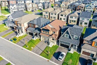 22 Sundin Dr in Haldimand, ON - Building Photo - Building Photo