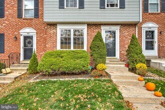 301 Cherokee Cir in Ambler, PA - Building Photo - Building Photo