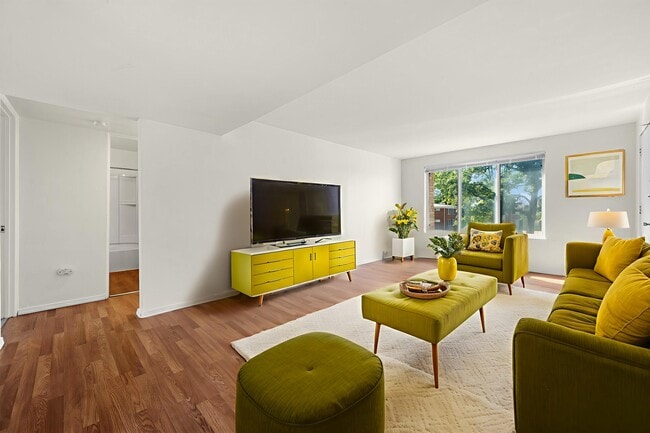 COURTYARD GARDENS APARTMENTS