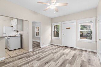 119 Orange Ave in Long Beach, CA - Foto de edificio - Building Photo