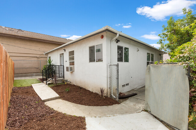 5344 Huntington Dr S, Unit 5344 in Los Angeles, CA - Building Photo - Building Photo