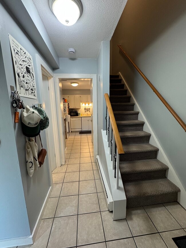 204 Ledgewood Cir in Burlington, VT - Building Photo - Building Photo