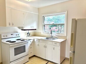 8232-8238-8238 SE 11th Ave in Portland, OR - Building Photo - Building Photo