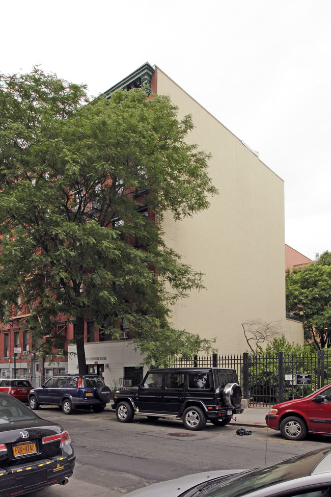 Murry Itzkowitz House in New York, NY - Building Photo - Building Photo