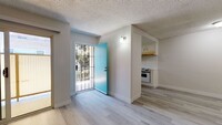 706 S Fir Ave in Inglewood, CA - Foto de edificio - Interior Photo