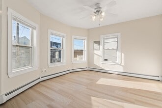 374 Shirley St in Winthrop, MA - Building Photo - Building Photo