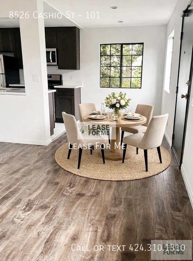 8526 Cashio St in Los Angeles, CA - Building Photo - Building Photo