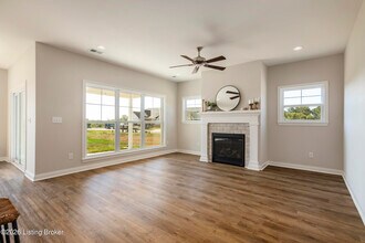 3603 Aspen Crk Ct in La Grange, KY - Building Photo - Building Photo