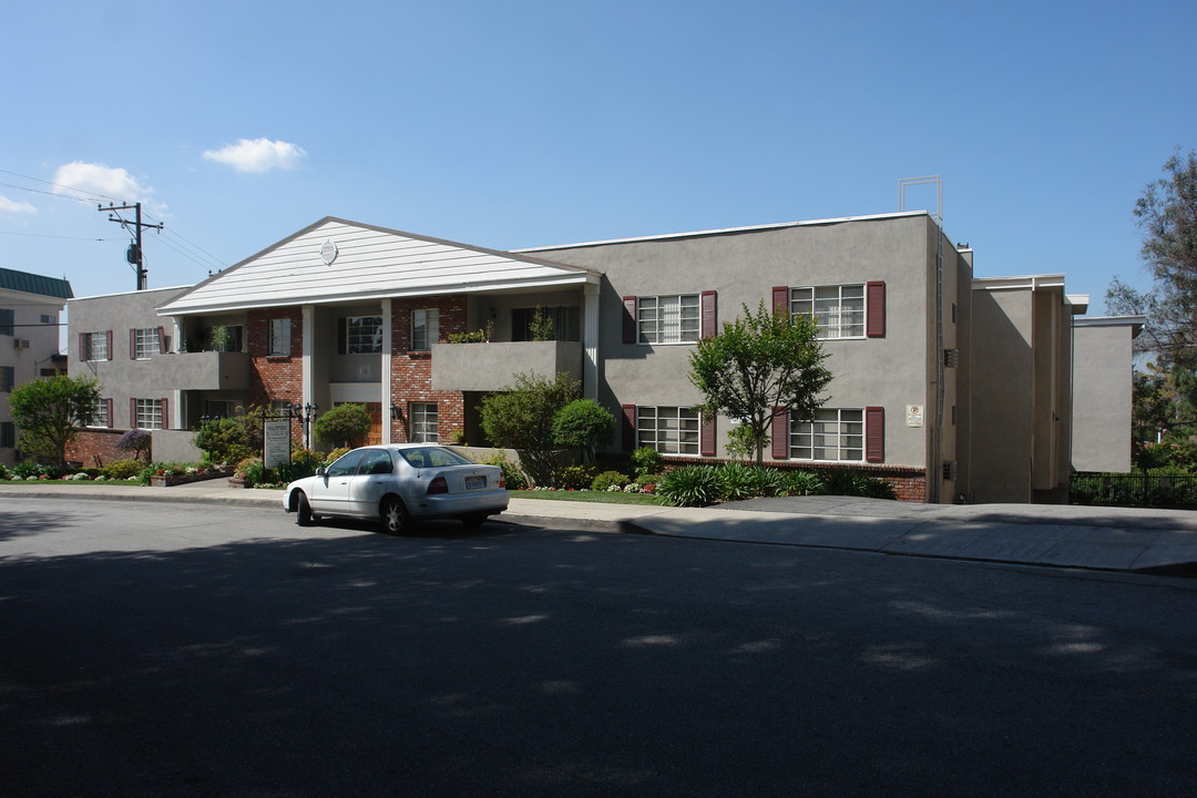 1681 Amberwood Dr in South Pasadena, CA - Foto de edificio