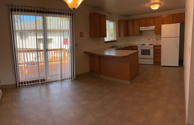210 S Rees Ct in Spokane Valley, WA - Building Photo - Building Photo