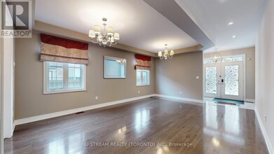 102 Beaconsfield Dr in Vaughan, ON - Building Photo - Building Photo