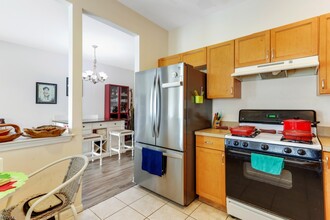 376 Summerhill Dr in Morris Plains, NJ - Building Photo - Building Photo