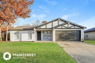 2737 Mill Pond Rd in Denton, TX - Building Photo