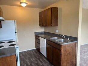 1601 Maple Ln in Kent, WA - Building Photo - Building Photo