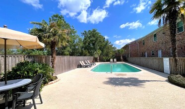 Creekwood Townhomes in Hammond, LA - Building Photo - Building Photo