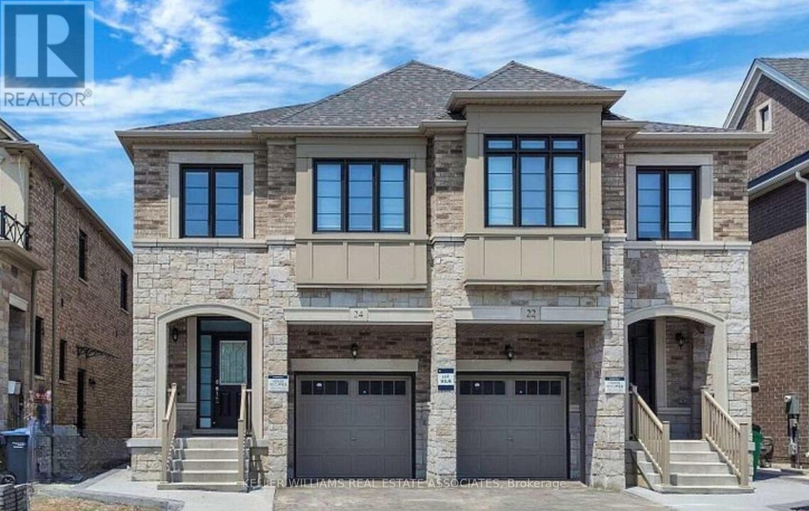 24 Hubbell Rd in Brampton, ON - Building Photo