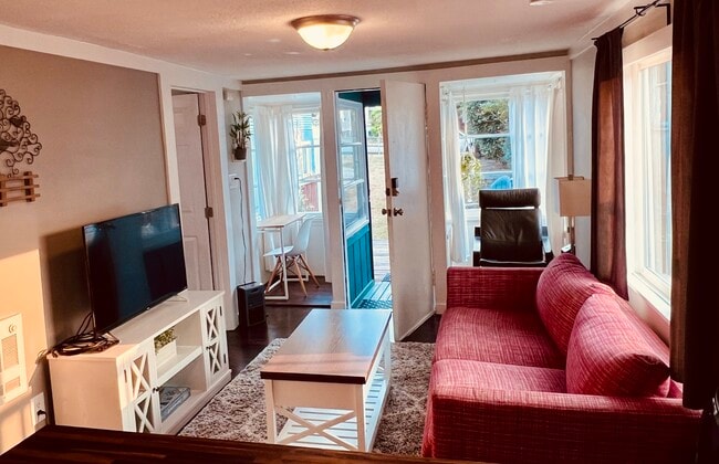 1938 5th St in Bremerton, WA - Foto de edificio - Building Photo