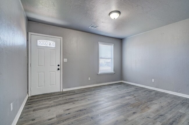2132 N Rhode Island Ave in Oklahoma City, OK - Building Photo - Building Photo