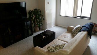 1718 P St NW, Unit 801