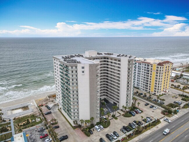 2055 S Atlantic Ave, Unit 1604 in Daytona Beach, FL - Foto de edificio - Building Photo