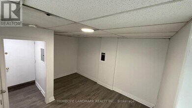 676 Mt Pleasant Rd in Toronto, ON - Building Photo - Building Photo