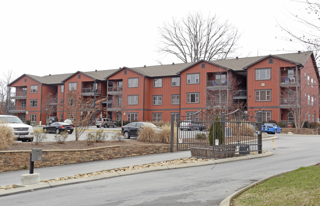 Hayden Place in Chattanooga, TN - Building Photo