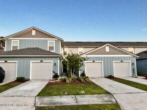 875 Capitol Pkwy in Jacksonville, FL - Building Photo - Building Photo