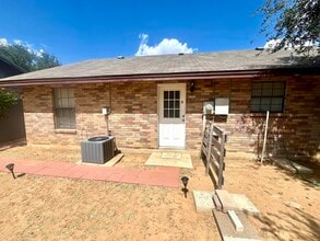 306 La Herradura Ct in Laredo, TX - Building Photo - Building Photo