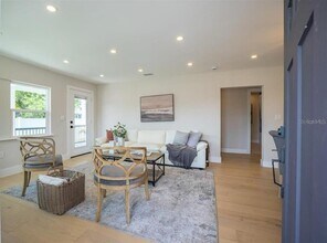 1102 N Albany Ave in Tampa, FL - Building Photo - Building Photo