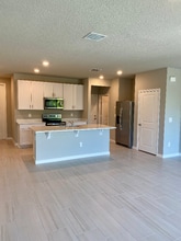 5788 SE Edgewater Cir in Stuart, FL - Building Photo - Building Photo