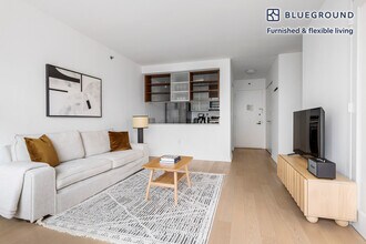 535 W 23 St, Unit FL14-ID2043 in New York, NY - Foto de edificio - Building Photo