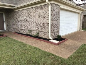 1117 E Cortona Cir in Memphis, TN - Building Photo - Building Photo