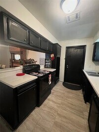 807 Lawrence St photo'