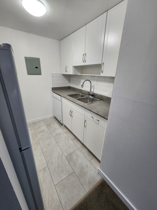 1033 4th Ave in New Westminster, BC - Building Photo