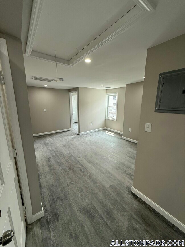 16 Long Ave