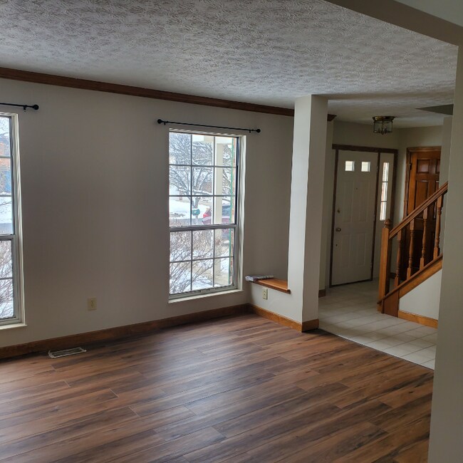 315 High Meadows Village Dr in Powell, OH - Foto de edificio - Building Photo