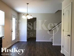 2204 Matthew Oaks Ct in Greensboro, NC - Building Photo - Building Photo